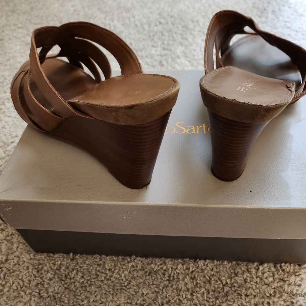 Sandles